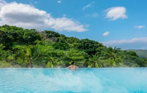 沖縄ジャングリアが早くもギネス認定！「景色と一体化する絶景風呂」