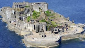 軍艦島ツアーの魅力！世界遺産が語る歴史と絶景の人工島を巡る！