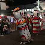 こけしが街を練り歩くシュールな祭り『全国こけし祭り』