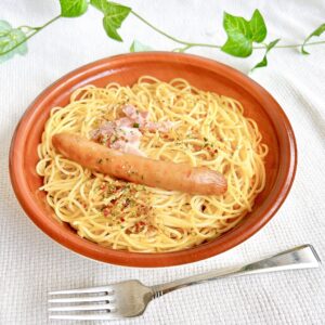 コンビニ飯で大満足！背徳感たっぷりの「腹パンまんぷく飯」