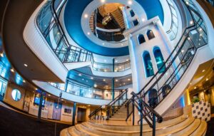 今どきのフェリー旅！雑魚寝はもう過去？ホテルと変わらん件ｗｗ