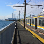 ホームから出られない?海の中にあるJR鶴見線「海芝浦駅」の謎!