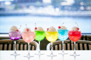 横浜の海上カフェ、昭和レトロな全席オーシャンビューは絶景！