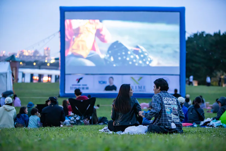 葛西臨海公園で野外映画とライブが一日中無料で楽しめる!www