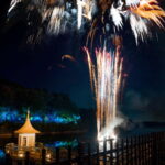 埼玉ムーミン谷、春の湖上花火毎日開催!アンブレライベントも必見!