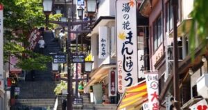 古き良き温泉街「レトロ感がエモい」一度は行きたい温泉街5選