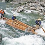 和歌山・北山川「急流いかだ下り」スリル満点！びしょ濡必至ｗｗ