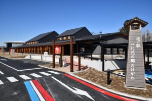 埼玉に新たな聖地降臨ｗｗ「道の駅べに花の郷おけがわ」の魅力！