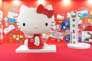 京セラ美術館「50周年ハローキティ展」キティ尽くしの世界へ！
