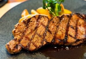 Z世代「ごちそう」の概念に変化「ステーキ離れ」の背景とは?