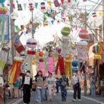 神戸「須磨寺前商店街の七夕祭り」色彩豊かな吹き流しお目見え!