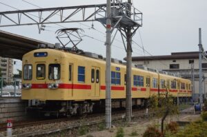 【悲報】西鉄現役最古「オキサイドイエロー」 600形引退へ!