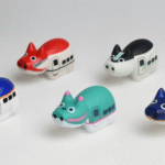 会津の「赤べこ」が新幹線に変身！手の平で楽しむ新伝統工芸