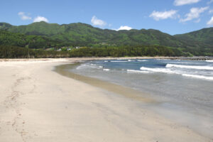 【朗報】岩手・大船渡「吉浜海水浴場」で、7年ぶりに海開き！