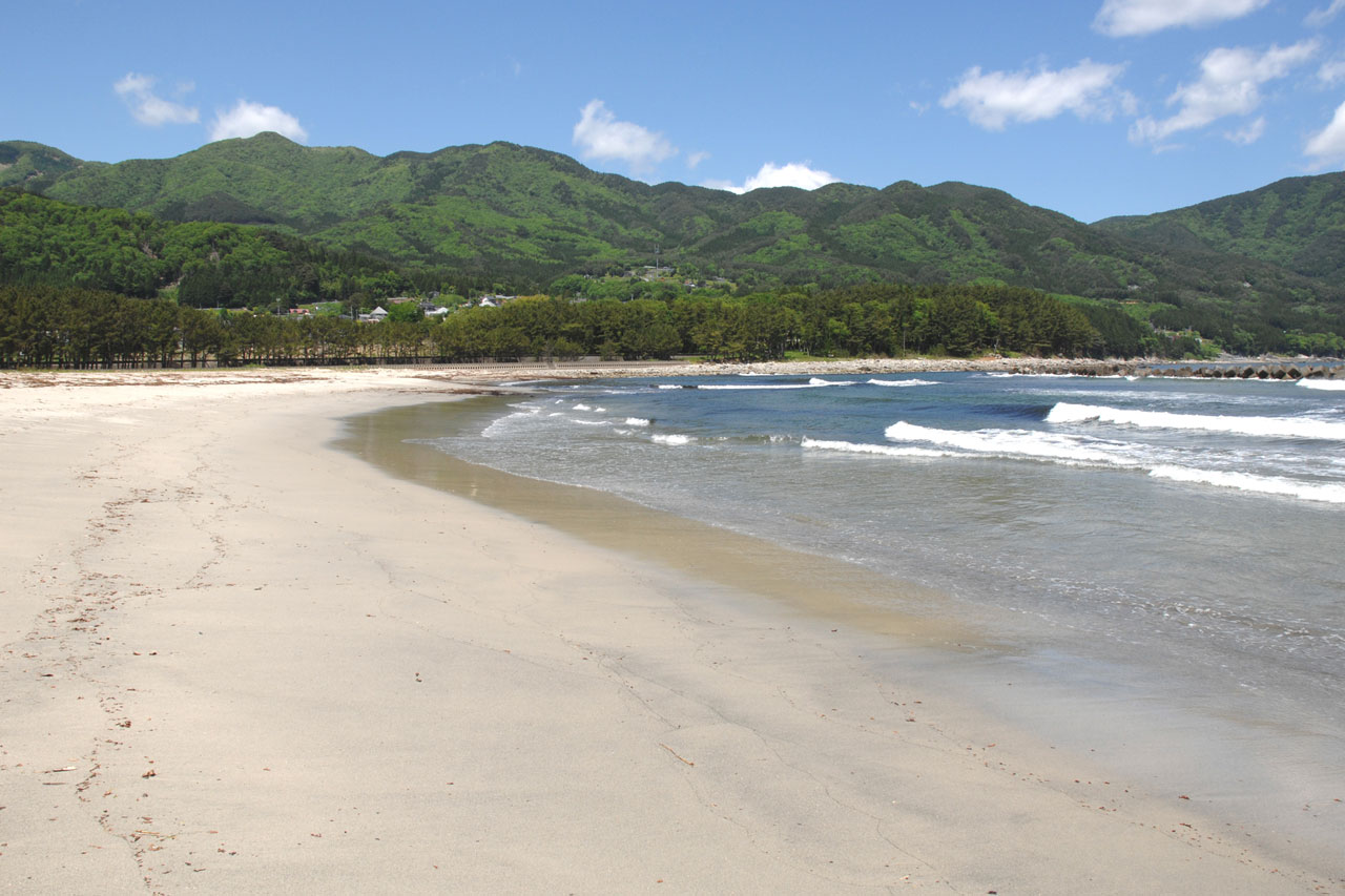 【朗報】岩手・大船渡「吉浜海水浴場」で、7年ぶりに海開き!