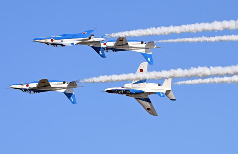 空自「ブルーインパルス」本日、万博の空へリベンジ飛行開始!