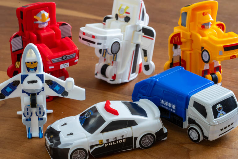 マクド ハッピーセット「特装合体ロボ ジョブレイバー」初登場!