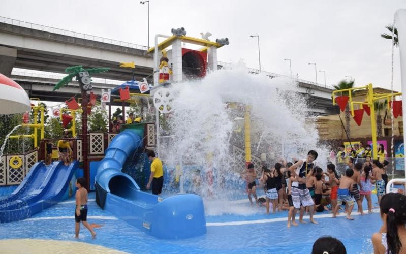 「名古屋レゴランド」で海賊団と灼熱の水遊びショー始まる!