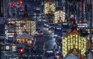 京都・祇園祭「宵山期間」開始！「コンチキチン」祇園囃子が響く