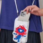 書店で予約受付中!ミャクミャクのスマホポシェット10月発売