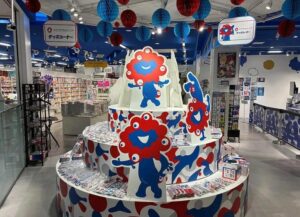 アニメイト梅田が「ステージはん」にミャクミャクコーナー展開！