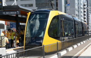 宇都宮市長、公約の「LRT延伸」開業時期撤回「見通し甘かった」