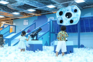 小島瑠璃子、息子と幸せツーショット！幕張の新スポットを満喫！