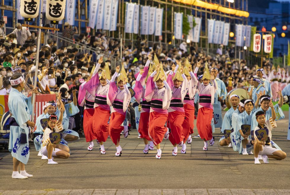 400年以上の伝統！本場、徳島の「阿波踊り」が開幕！15日まで