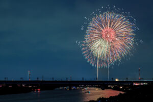 埼玉・戸田市の夏の風物詩「戸田橋花火大会」8/2(土)開催!