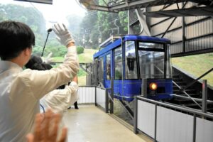 愛媛県、祝！運行70年「松山城山ロープウエイ」8月7日