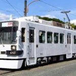 豊橋鉄道の東田本線に、超レアな無装飾の路面電車が運行中!