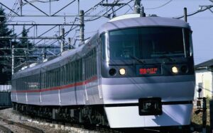 新宿線「特急レッドアロー号」田無駅に臨時停車、秋の行楽を強化！