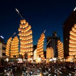 東北三大祭り「秋田竿灯まつり」開幕!黄金の稲穂が夜空染める!