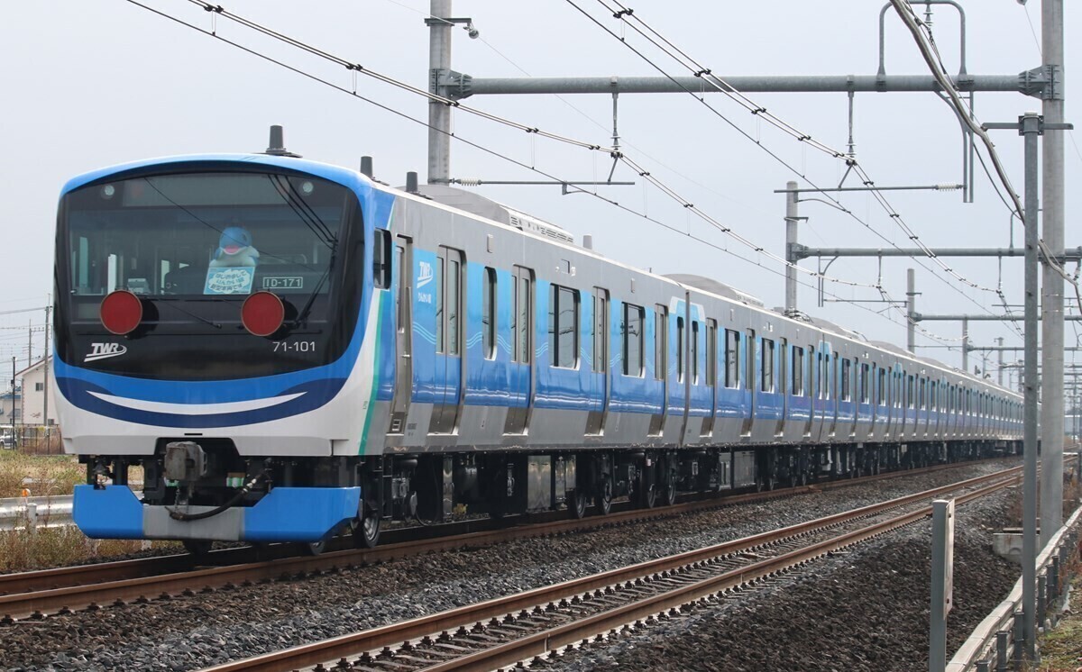 【朗報】最近話題の「笑う電車」！その登場が相次ぐ理由とは？