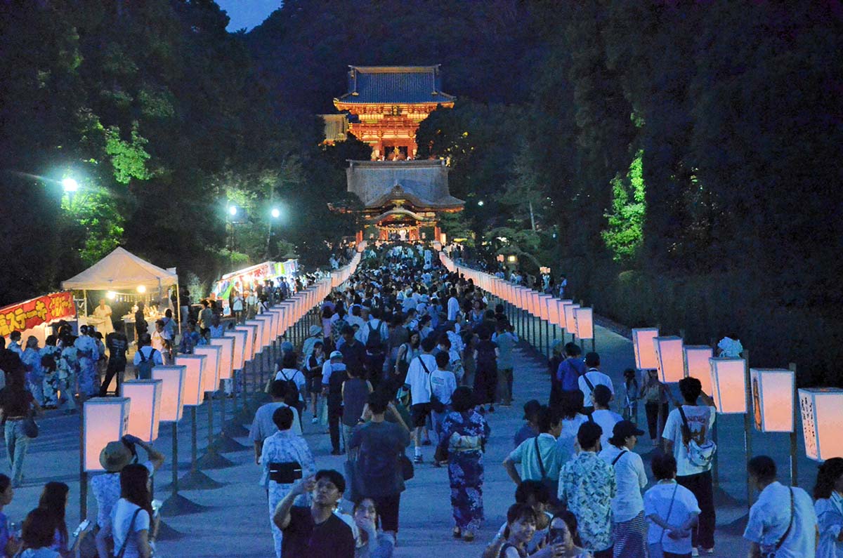 鎌倉の風物詩「ぼんぼり祭り」 鶴岡八幡宮で始まる!8/9まで