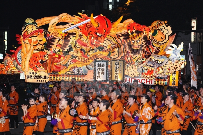 東北三大祭り「青森ねぶた祭」開幕!熱い6日間を見逃すな!