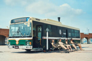 移動型サウナバス「サバス」静岡の路線バスを改造して登場！