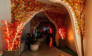 天空の紅葉狩り「サンシャイン60 てんぼうパーク 秋さんぽ」開催