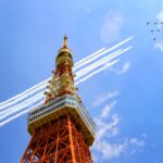 ブルーインパルス、世界陸上に合わせ国立競技場の上空で展示飛行!