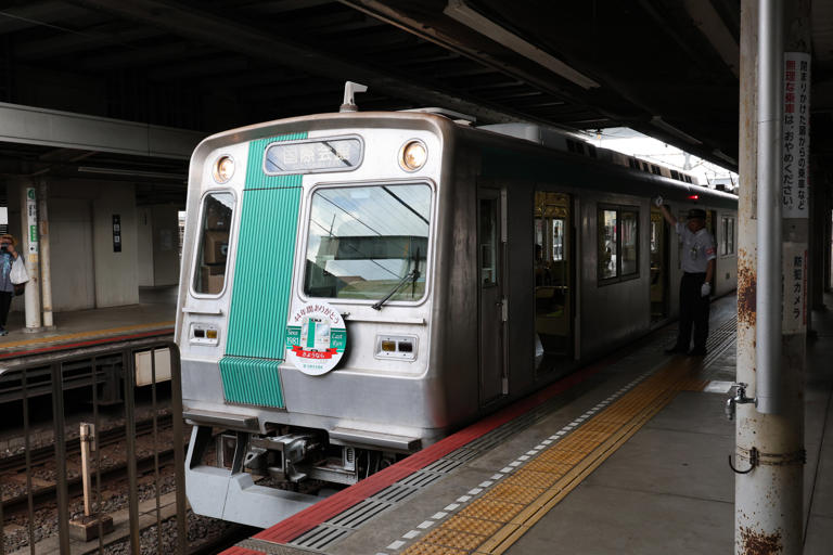 京都・市営地下鉄「鳥丸線」最古参車両がラストラン！44年に幕