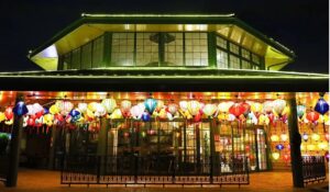 「多摩ランタンフェスティバル」幻想的なランタンが夜を彩る！