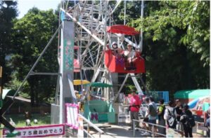 函館「こどものくに」国内最古の観覧車が75歳「喜寿」の装飾！