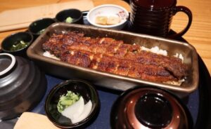 難波に「うなぎ四代目菊川」オープン  名物は「一本うなぎ」