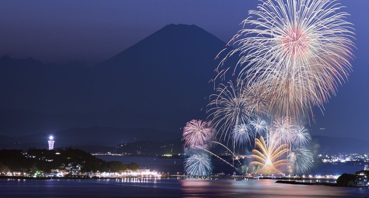 神奈川、秋の湘南を彩る「ふじさわ江の島花火大会」 10/18開催!