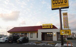 ココス「ちいかわ」コラボ！限定メニュー＆ノベルティが登場！