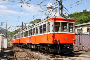 箱根登山電車「国内最古の電車」が引退へ　28年1月までに