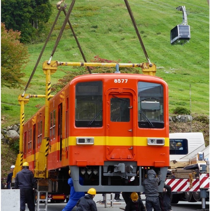 東武鉄道8000系、蔵王ロープウェイ「蔵王山麓駅」駐車場で展示！