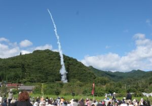 秩父市「吉田の龍勢祭り」400年超の伝統祭りが今年も始まる！
