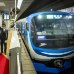 りんかい線、ニッコリ顔の新型「71-000形」が営業運転開始!