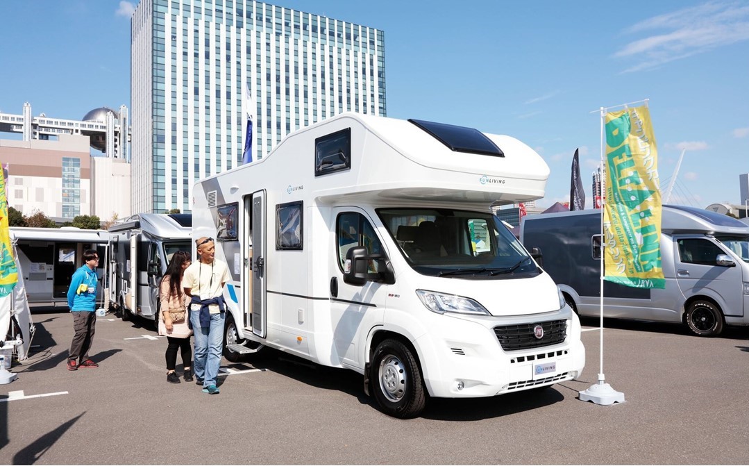 お台場に約150台集結「キャンピングカーフェア」11/22・23 開催！